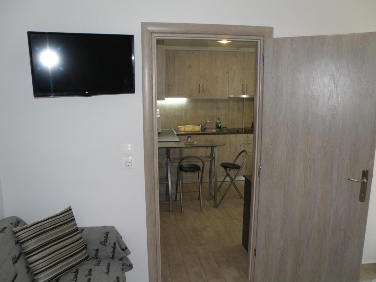 Talos Apartments And Studios 伊拉克利翁 外观 照片